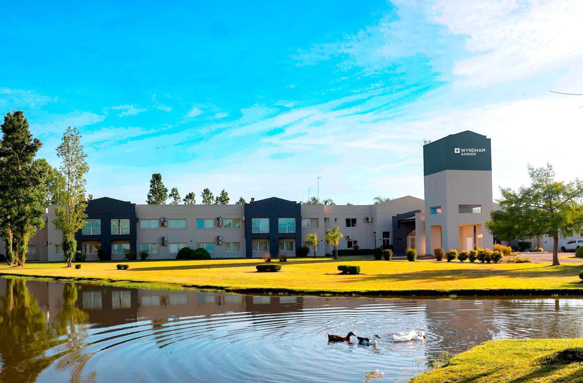 Wyndham Garden Campana Exterior foto